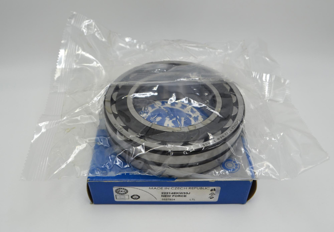 Двухрядный сферический роликоподшипник ZKL 22214 EKW33J